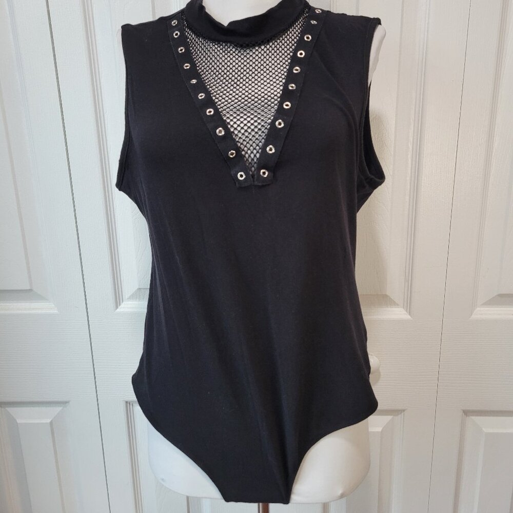 CHARLOTTE RUSSE Black Sleeveless Fishnet Grommet V-neck Snap Crotch Bodysuit L